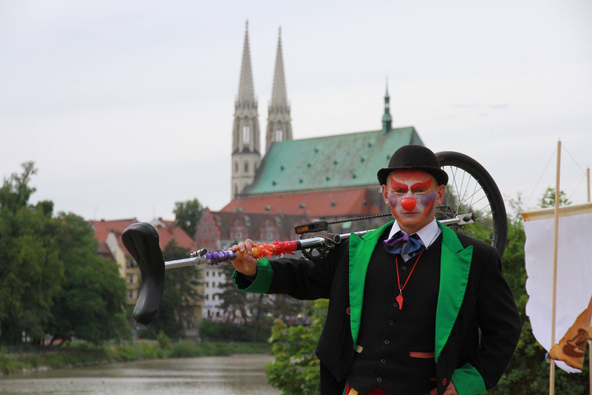 Klaun ARTCIRCUS na urodzinach dziecka — animacje i balony (2)